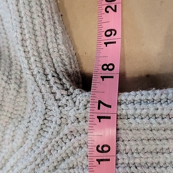 Old Navy Size XS Petite Gray Button Front Cardigan Sweater Gently Used Condition - Picture 7 of 10